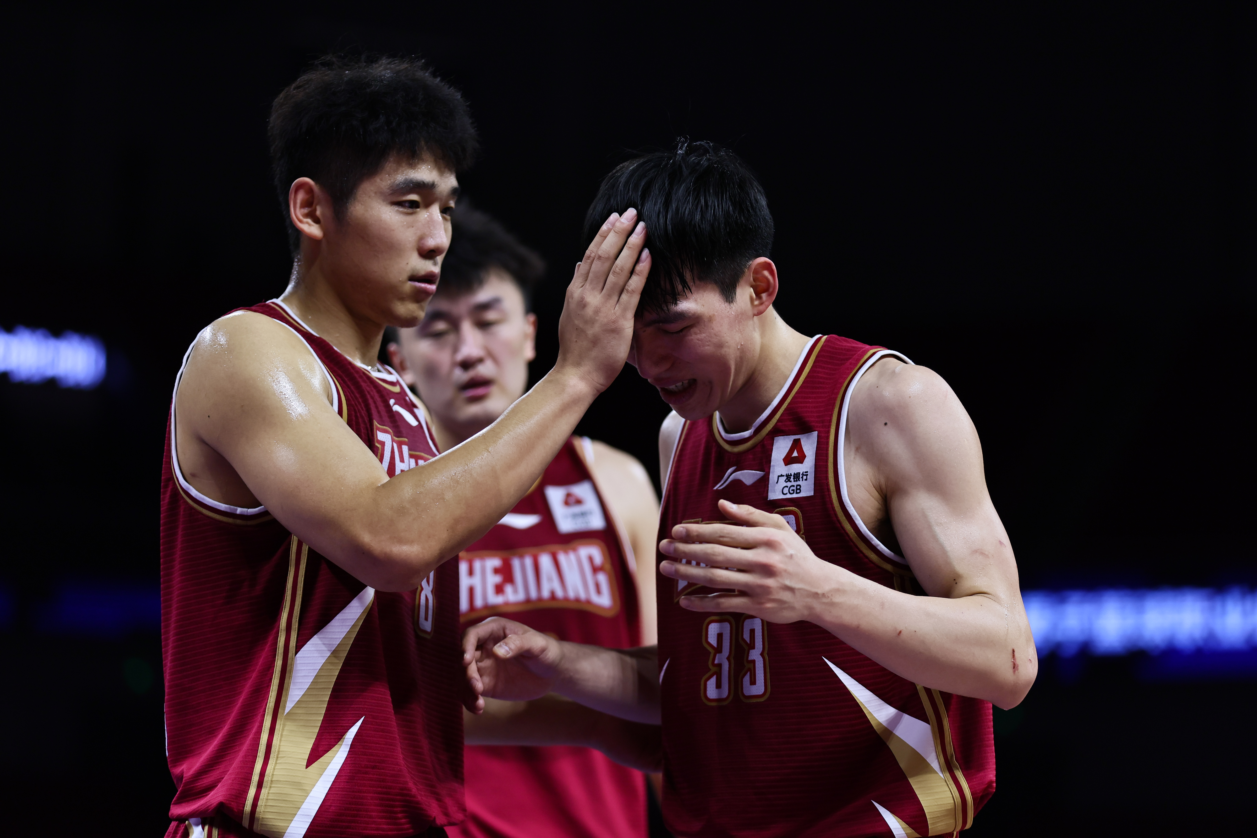 亚博体育在线登录-转折点浙江队强势反弹，亚冠关键时刻攻防权衡，球迷炸锅，资深球员宣示担当